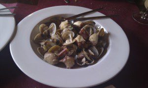Pulpo con Almejas O Batuxo.