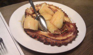 O Dezaseis. Santiago de Compostela. 9 Pulpo a la plancha