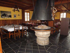 Hotel Piornedo, Ancares. Cervantes. Lugo. 6 Comedor Hotel Piornedo