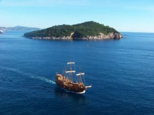 Dubrovnik o Ragusa, La Perla del Adriático. Croacia. 13 Barco