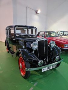 Los coches clásicos vuelven a estar de moda. 3 IMG 20231216 180103